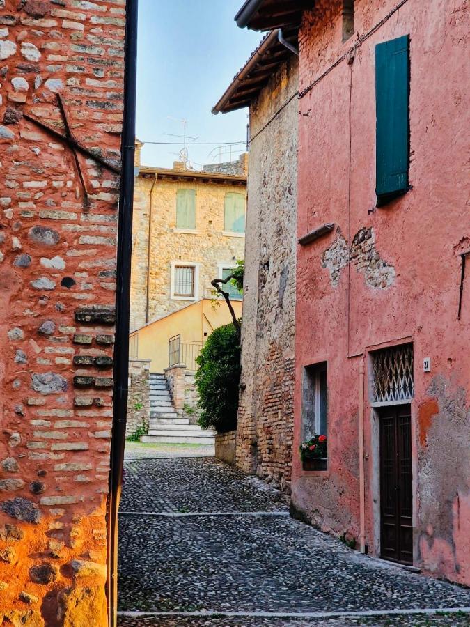 Apartamento Thomas' Castle Pozzolengo Exterior foto