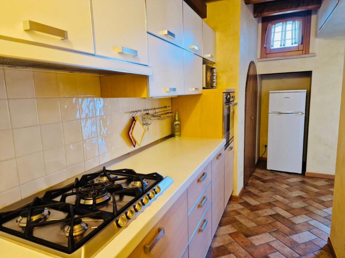 Apartamento Thomas' Castle Pozzolengo Exterior foto